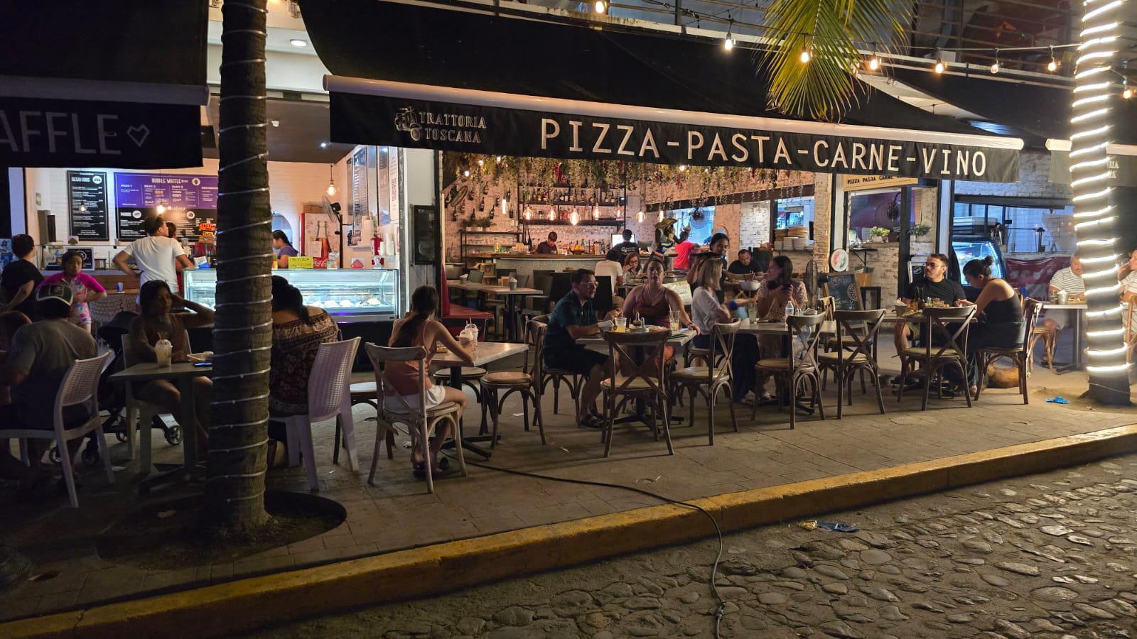 TRATTORIA TOSCANA SAYULITA foto 7